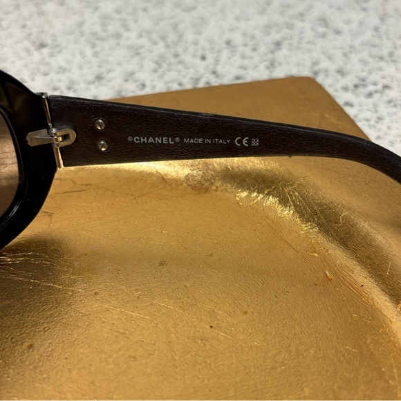 CHANEL 5116-Q c501/86 Black with Brown Quilt Arms sunglasses - Picture 6 of 16